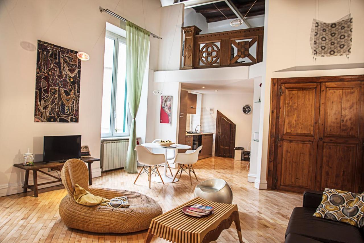 Appartamento Splendido Loft Nel Cuore Antico Napoli